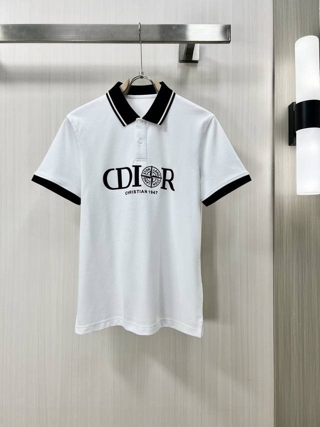 DIOR 迪奥 25SS新款春夏短袖翻领T恤polo，最高版本客供定制高端朱地面料简单时尚款，拼色螺纹超级好看！胸前蒙口标志经典logo简单大方的款式！满满的高