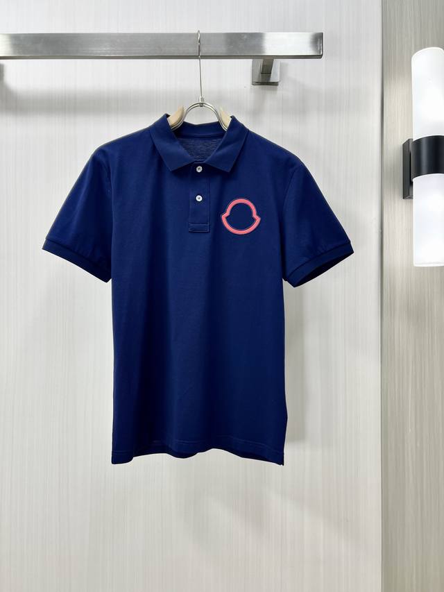 MONCLER 蒙口 25SS新款春夏短袖翻领T恤polo，最高版本客供定制高端朱地面料简单时尚款，拼色螺纹超级好看！胸前蒙口标志经典logo简单大方的款式！满