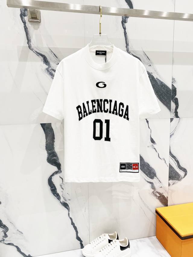 BALENCIAGA巴黎世家320克圆领短袖T恤 走秀款篮球01号印花LOGO标签设计 官方同步 1:1原版开模 时尚个性 百搭潮流 纯原品质 原版洗水面料 吊