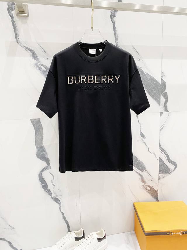 BURBERRY 巴宝莉 260克圆领短袖T恤 经典立体压花格纹字母LOGO设计标识 官方同步 高版本 高品质 时尚个性 百搭潮流 纯原品质 原版面料 吊牌 领