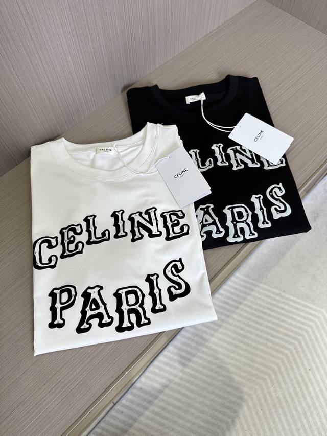 Celine 瑟琳25ss春夏新品短袖T恤，ZG同款，胸前搭配创意字母设计 采用80支双股丝光棉面料制成，面料质感高端、柔软丝滑，弹性优良抗皱抗黄，久穿久洗不易