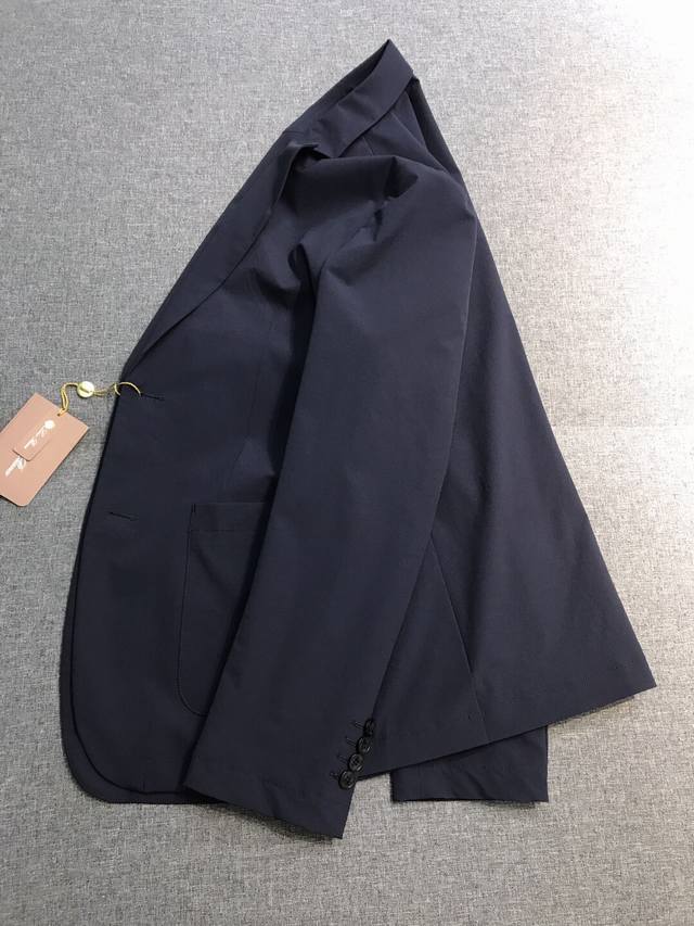 新品 LP家族男士高端商务休闲轻便西服外套 单西，贸易公司渠道臻品，系出名门，纯正血统品质，原产代工出品，25年早春新品，奢华之作！ 颇具意大利典型风格的时装，