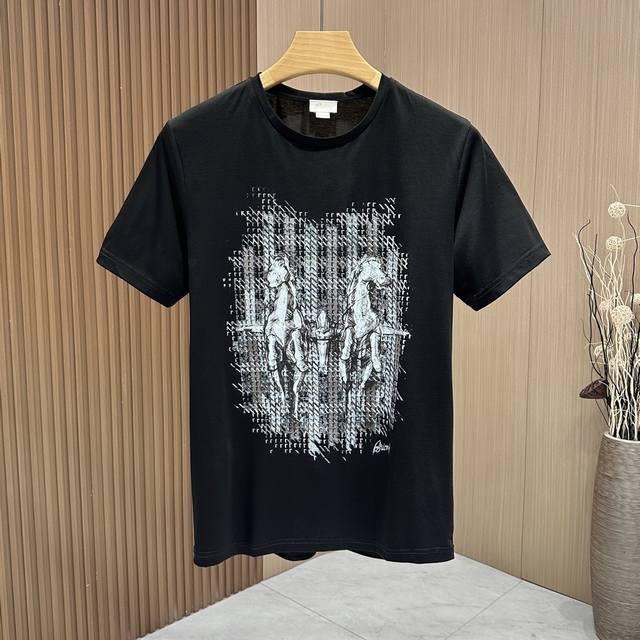 Brioni 布里奥尼 2025ss 春夏新品100%冰丝棉圆领短袖T恤，夏天必备面料冰凉透气性强手感柔软，穿着舒适，完全不易有刺激皮肤，这样的面料吸湿性、透气