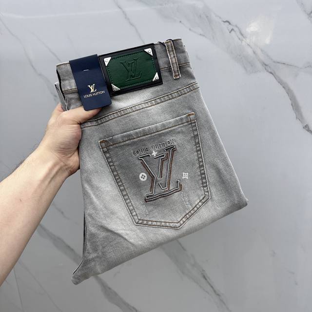 Louis Vuitton 路易威登 高端定制、2025早春最新款牛仔裤 柜台同步发售 原版定制复刻 客供五金辅料 原单品质 进口牛仔面料高弹力 重工洗水 做工