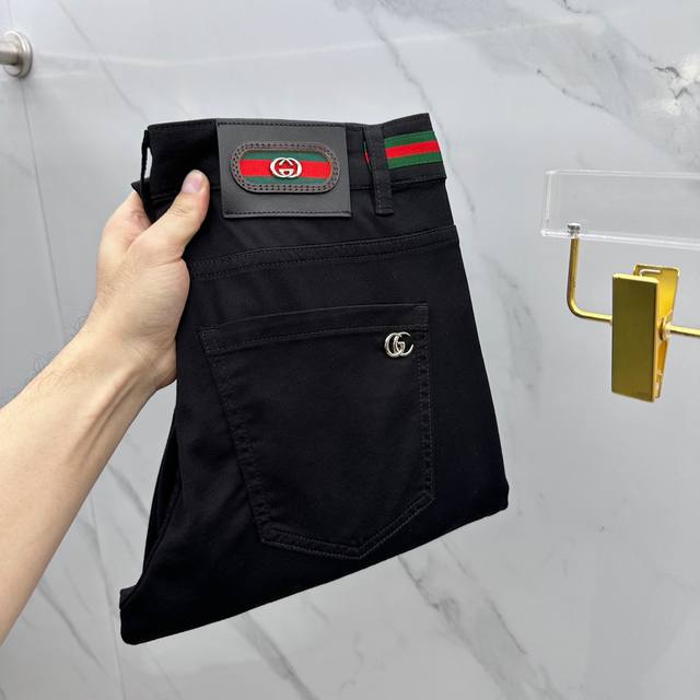 Gucci 古驰 高端定制、2025早春最新款小脚牛仔裤 柜台同步发售 进口固色面料 大弹力 原版定制复刻 客供五金辅料 原单品质 重工洗水 做工走线精细 上身