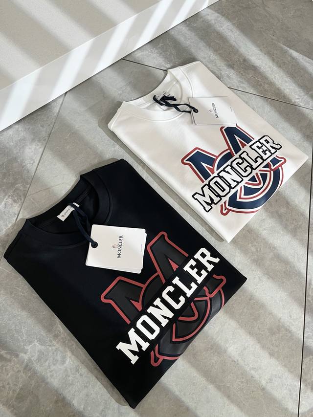 Moncler蒙家 2025春夏最新男女同款贸易订单短袖T恤，全品相！！网红款！采用logo图案压胶设计！上身舒适透气，不僵硬，整体有着丰富的立体感，品质出口订