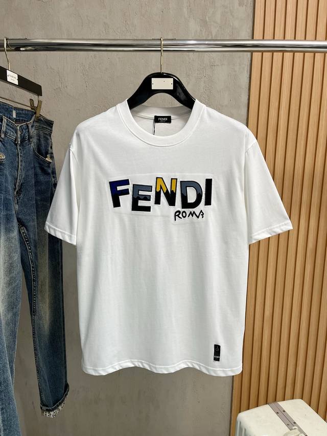 ss芬家纯棉最新面料 最高版本 胸前字母FENDI重工刺绣工艺经典标识图案logo时尚简约潮流短袖，最顶级的品质专柜原单短袖，顶级制作工艺进口面料，专柜款独特设