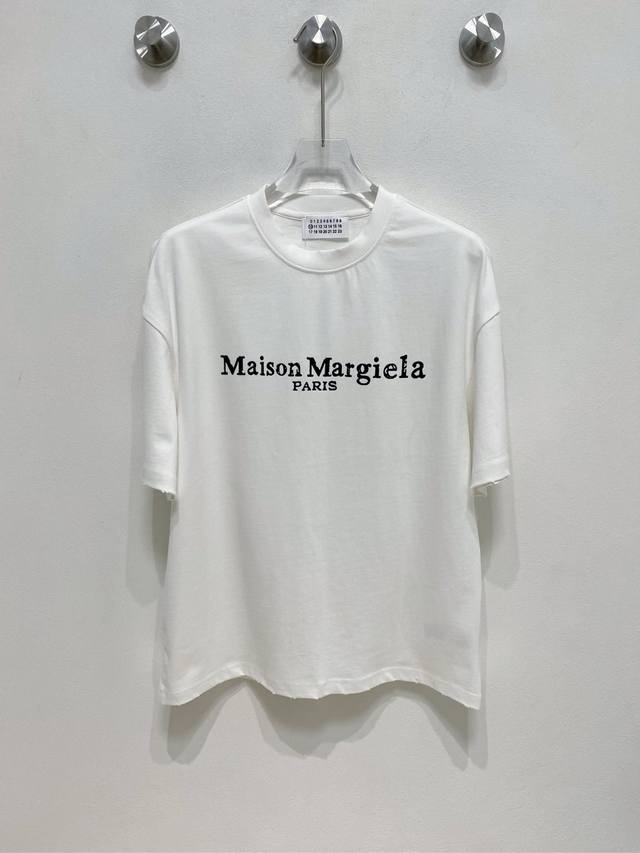 Maison Margiela MM6 马丁马吉拉 25春夏新款潮牌AC宽松纯棉T恤，男女同款热固印胶标语百搭短袖。 INS爆款登陆，宽松OV的廓形剪裁，经典标