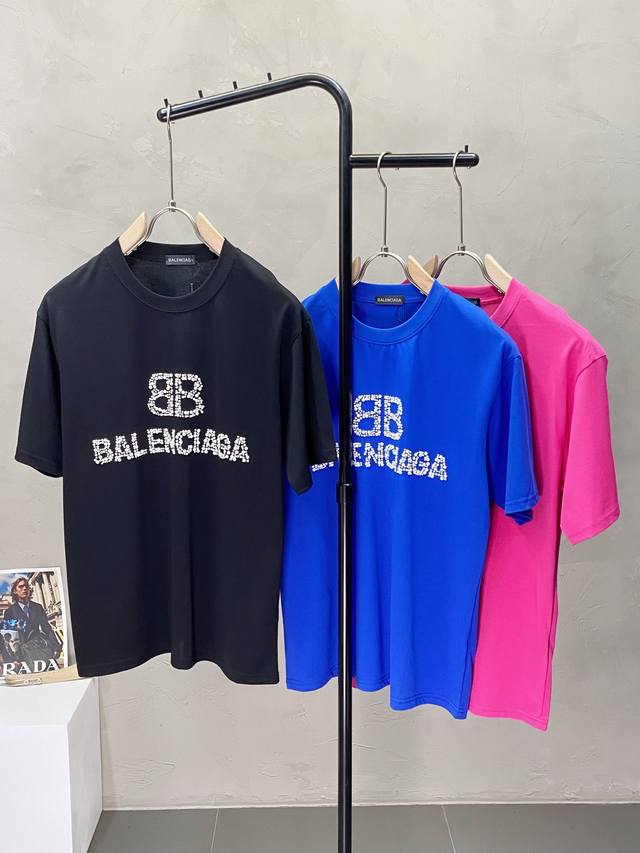 Balenciga巴黎世家独家专供新款原单男士休闲短袖 高端定制 高端版本 时尚百搭爆款进口面料 手感超柔软细腻 穿着亲肤舒适 高端精品 代工厂精细做工 上身非 - 点击图像关闭