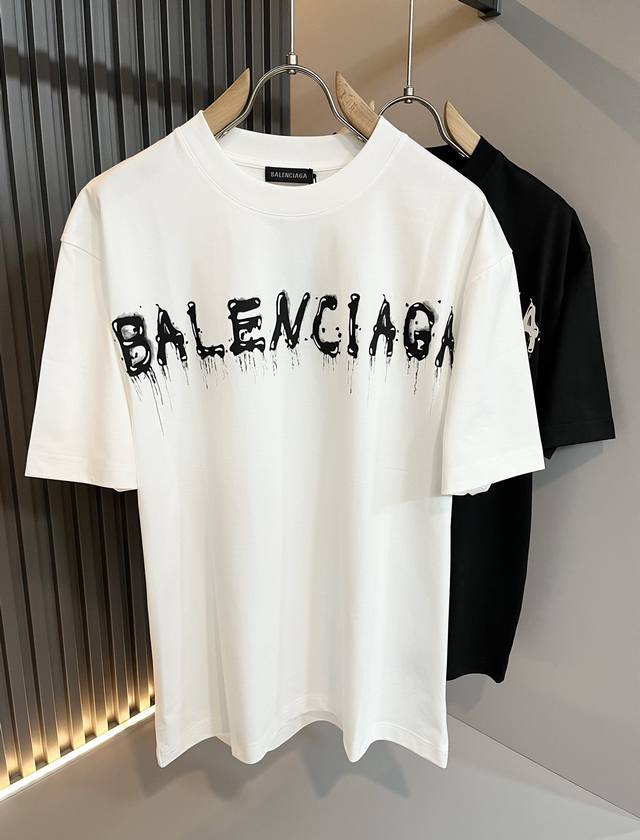 BALENCIA*巴黎*家 2025春夏新款男女同情侣款休闲宽松棉质圆领短袖T恤衫！贸易公司渠道稀出，同步官网发售 ！ 2025春夏最新系列，经典时尚设计元素，