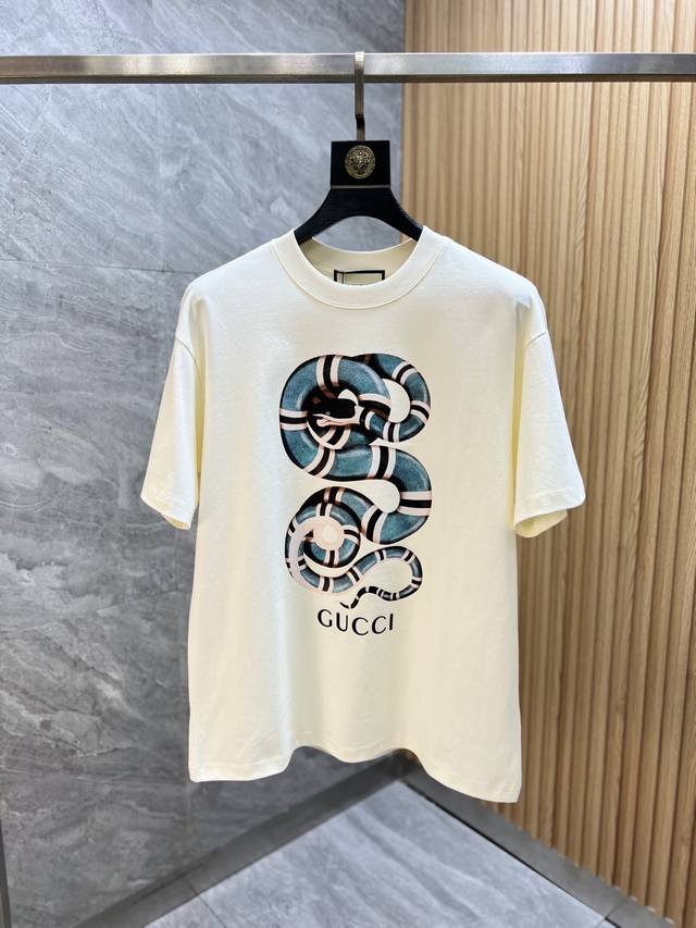 Gucci 古奇 2025年春夏新品上新 三标齐全 纯棉圆领短袖T恤 好货不用过多介绍 看细节 专柜码数：S-XXXL 175 140建议L