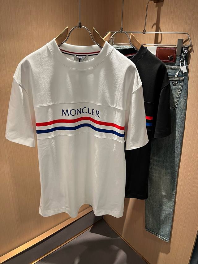 Moncler蒙家 2025春夏最新男女同款贸易订单短袖T恤，全品相！！网红款！采用logo图案印花设计！上身舒适透气，不僵硬，整体有着丰富的立体感，品质出口订