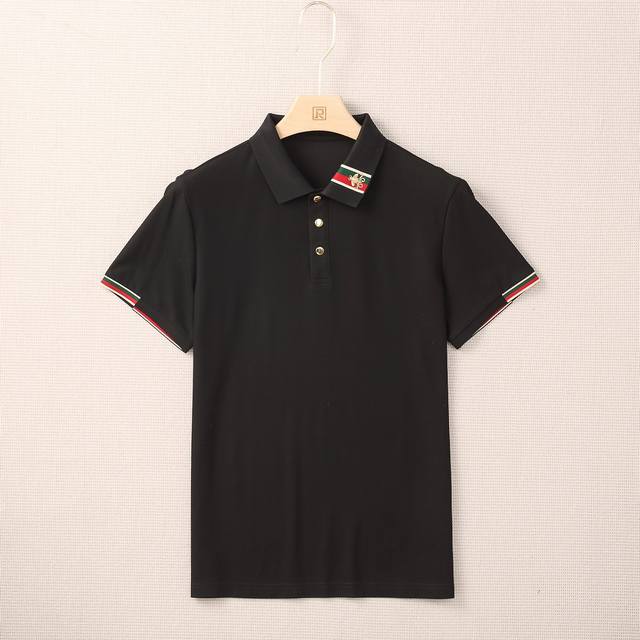 新品上市 Gucci 古*琦春夏时装款短袖丝光珠地棉马球POLO衫！ 面料：甄选高级进口成衣定织珠地面料，老牌工坊成衣工序定织定染，极为奢华特殊的材质，面料属性