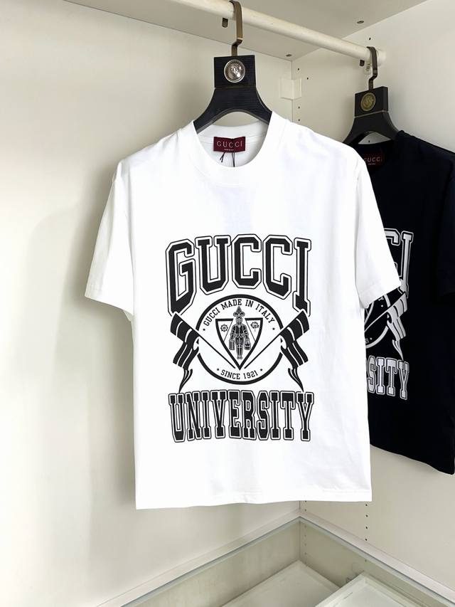 Gucci 古奇 胖哥福音穿200斤 顶级圆领休闲短袖高级定制百搭款式 任何人都可以轻松驾驭 面料全订制工艺 胸前奢华经典品牌最新logo设计，非常显档次懂货的