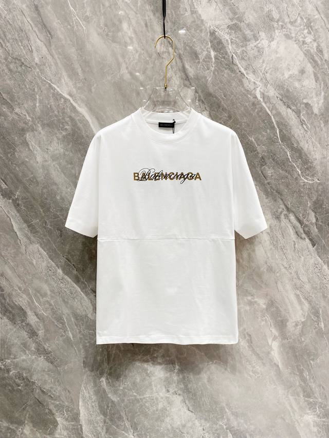 BALENCIAGA 2025春夏新款首发专柜最新款短袖圆领T恤 高端订制 设计前卫时尚！品牌logo重工艺设计 高端定制丝光长绒棉面料.手感柔软.穿着舒适.专