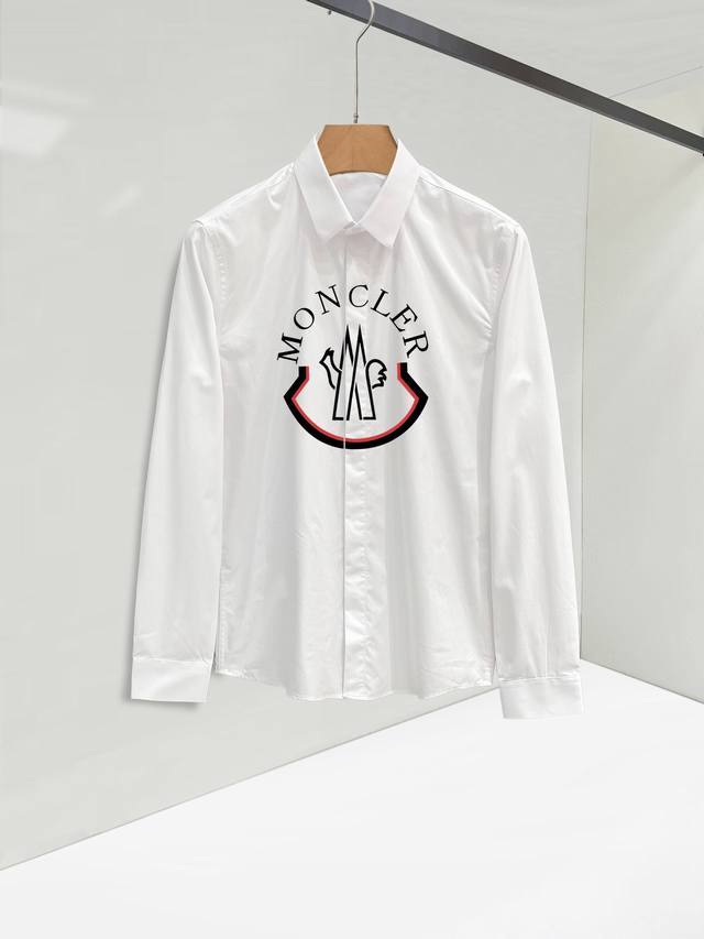 moncler 专柜最新款男士必备款衬衫，100%天然棉，舒服透气，原单狠货，原版面料，柔软舒适，上身高端又奢华，足够场面的档次，这款衬衫无不骄傲的让你满意有面